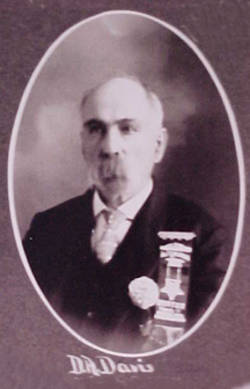 Dennis  Davis